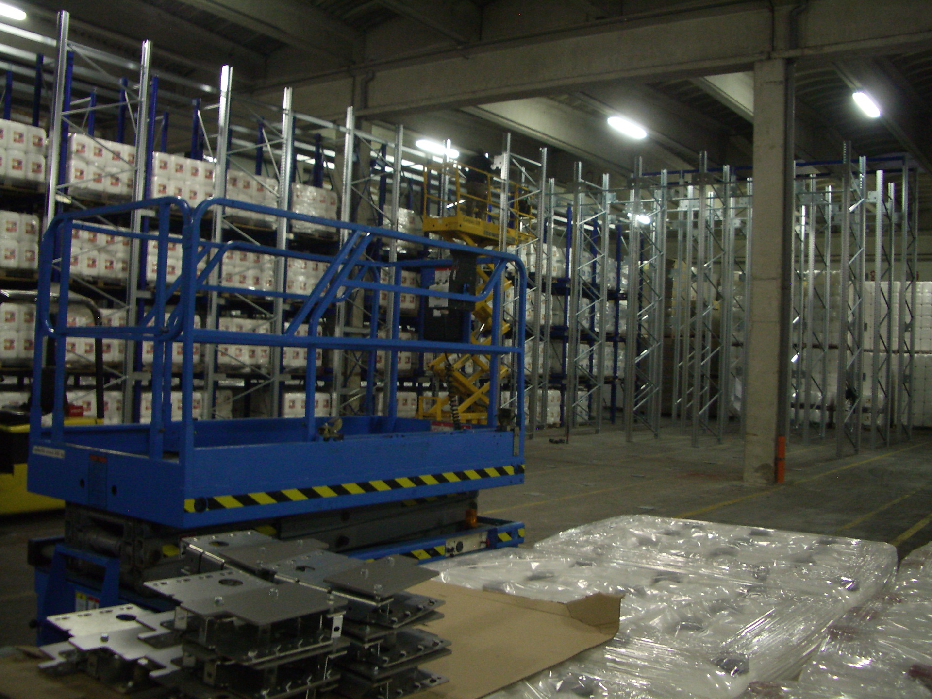 lompetrolchimici-magazzino (2)